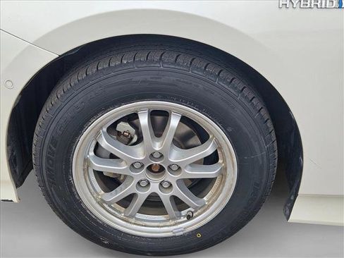 Used 2018 Toyota Prius Two image 21