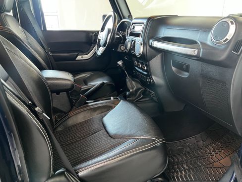 Used 2013 Jeep Wrangler Unlimited Sport AWD/4WD image 28