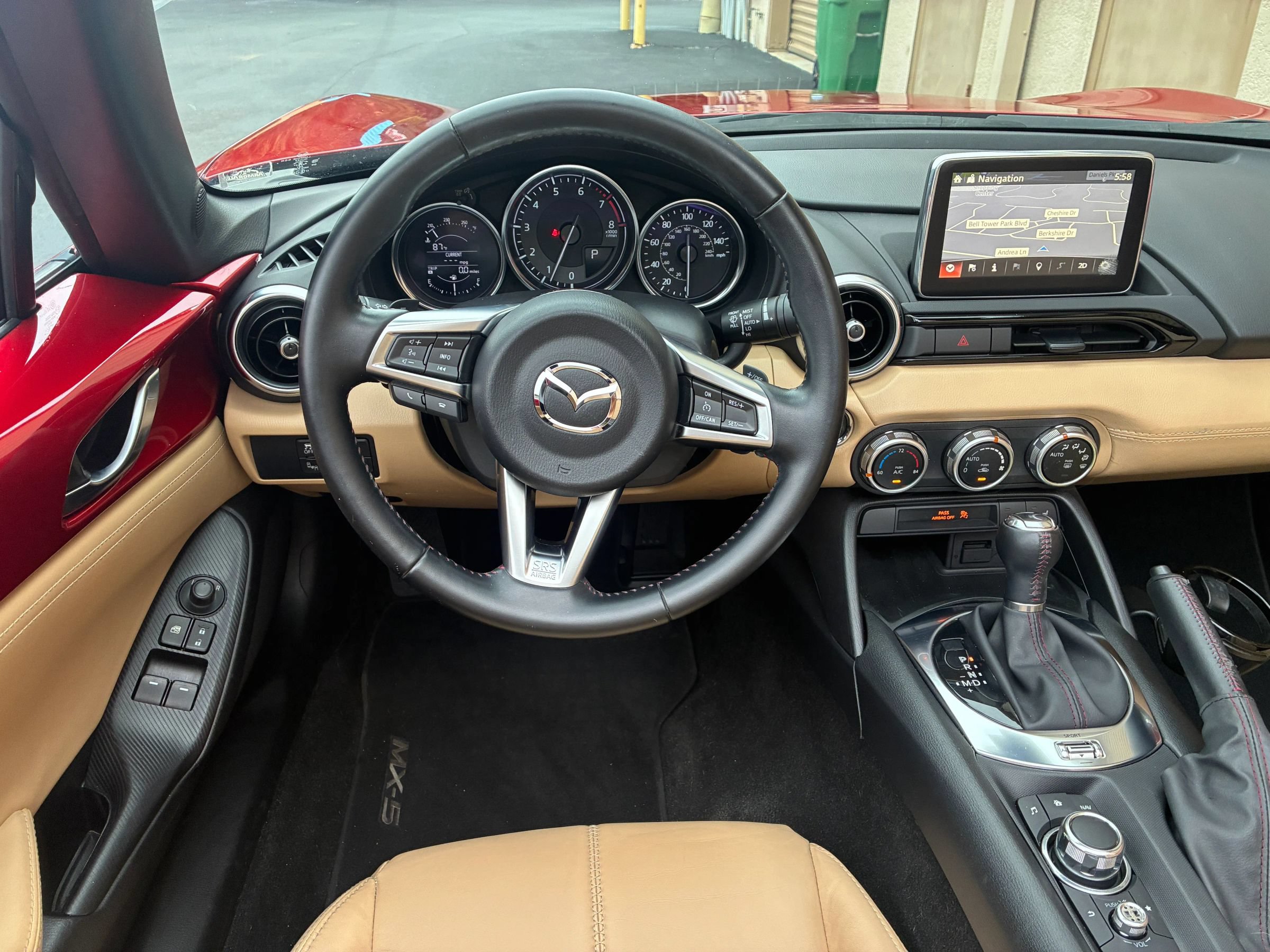 Used 2016 MAZDA MX-5 Miata Grand Touring RWD image 17