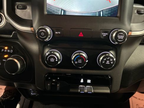 Used 2024 RAM 2500 Big Horn w/ Bed Utility Group image 19