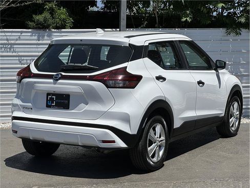 Used 2021 Nissan Kicks S FWD image 10