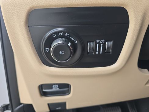 Used 2023 Jeep Grand Cherokee Limited w/ Trailer Tow Prep Group (B) image 27