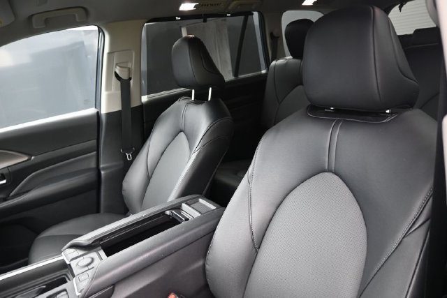 Used 2026 Toyota Grand Highlander AWD image 36