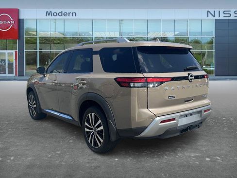 Certified 2024 Nissan Pathfinder Platinum AWD/4WD image 7