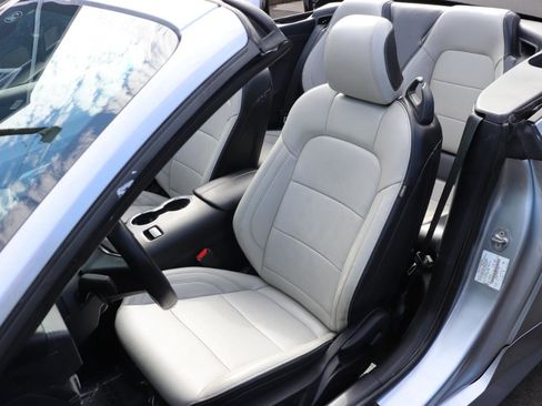 Used 2024 Ford Mustang Premium image 11