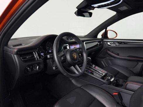 New 2025 Porsche Macan AWD/4WD image 4