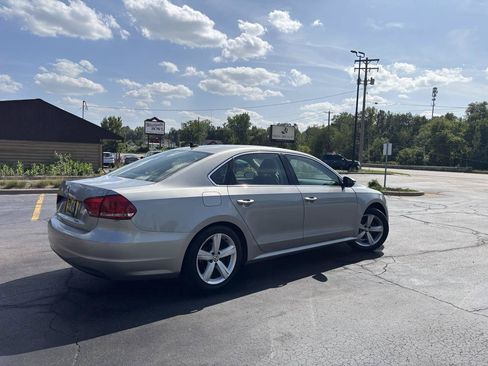 Used 2012 Volkswagen Passat 2.5 SE FWD image 9