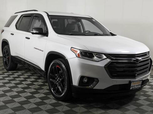 Used 2020 Chevrolet Traverse Premier w/ Redline Edition AWD/4WD image 11