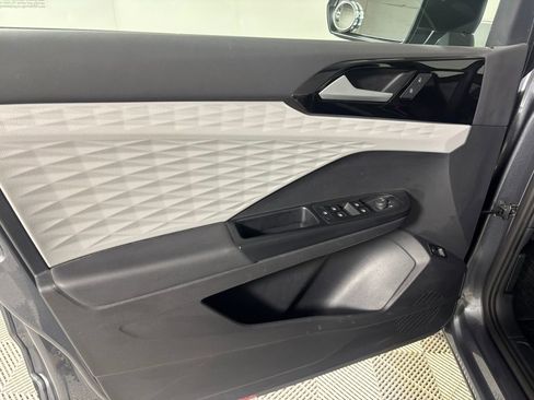 Used 2022 Volkswagen Taos S w/ IQ Drive S Package image 10