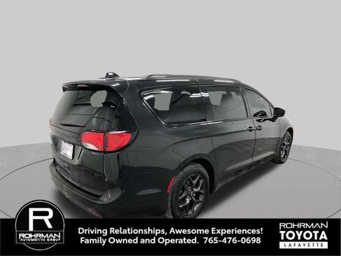 Used 2019 Chrysler Pacifica Touring-L w/ S Appearance Package FWD image 6