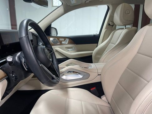 Used 2024 Mercedes-Benz GLS 450 4MATIC image 20