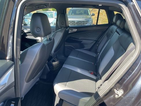 Certified 2023 Volkswagen ID.4 Pro S AWD/4WD image 14