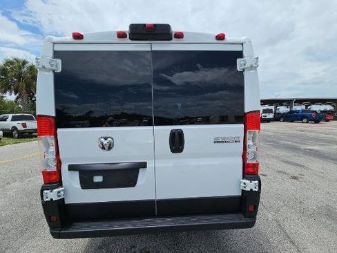 Used 2025 RAM ProMaster 2500 w/ U-Haul Equipment Group FWD image 9