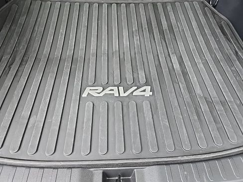 Used 2025 Toyota RAV4 XLE w/ Convenience Package AWD/4WD image 92
