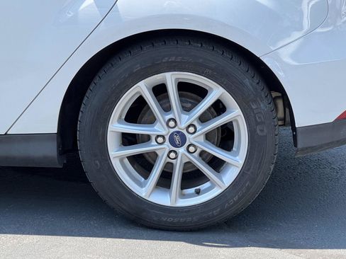 Used 2018 Ford Focus SE FWD image 14