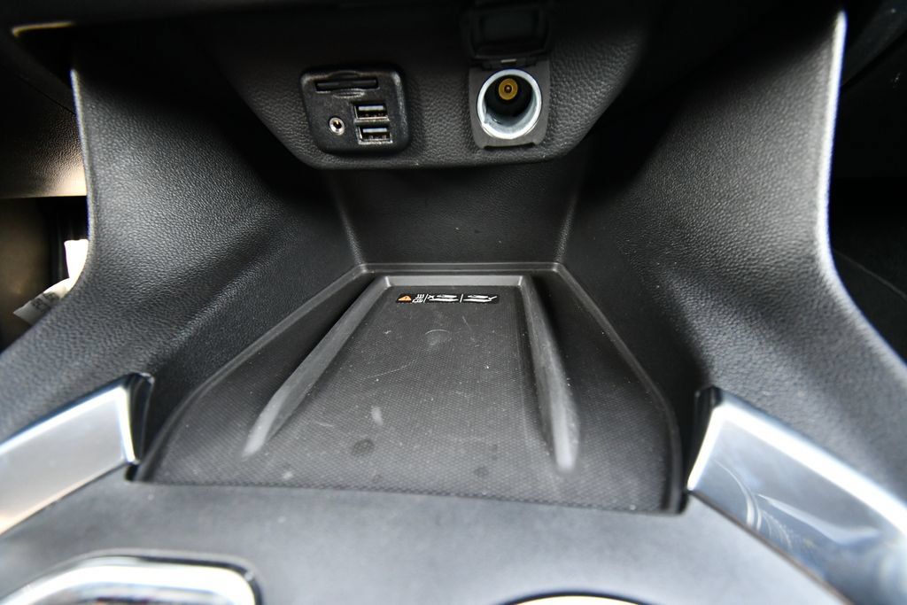Used 2024 Chevrolet Traverse RS AWD/4WD image 32