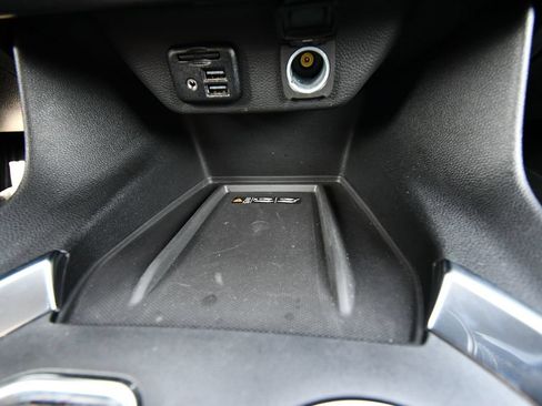 Used 2024 Chevrolet Traverse RS AWD/4WD image 32