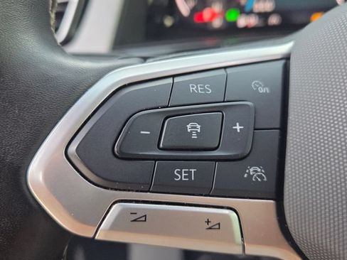 Used 2024 Volkswagen Atlas Cross Sport SE FWD image 24