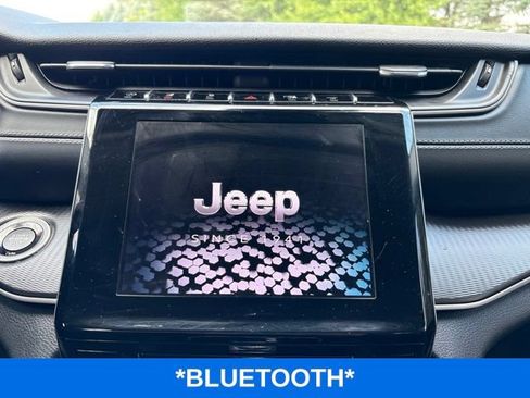 Used 2023 Jeep Grand Cherokee L Laredo AWD/4WD image 8
