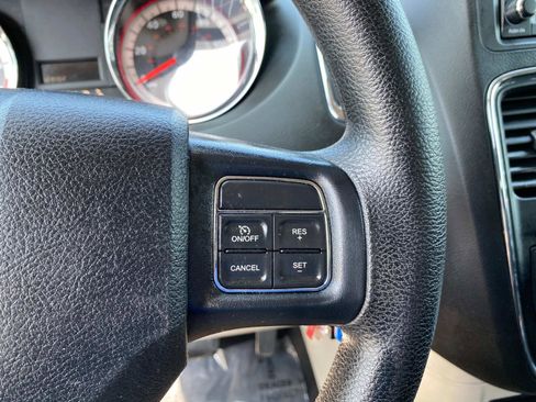 Used 2019 Dodge Grand Caravan SE image 15