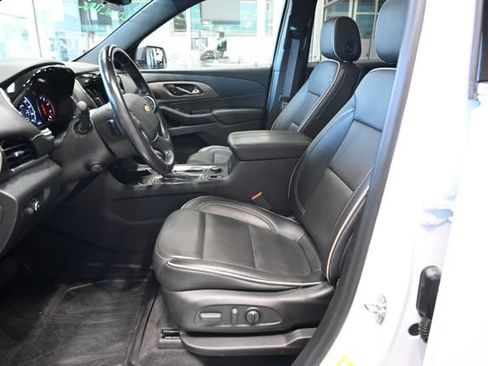 Used 2022 Chevrolet Traverse Premier w/ LPO, Floor Liner Package AWD/4WD image 9