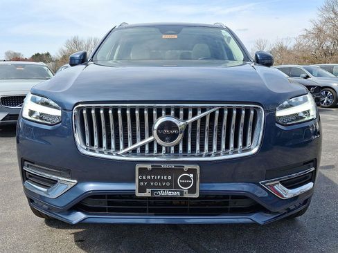 Used 2023 Volvo XC90 B6 Plus image 2