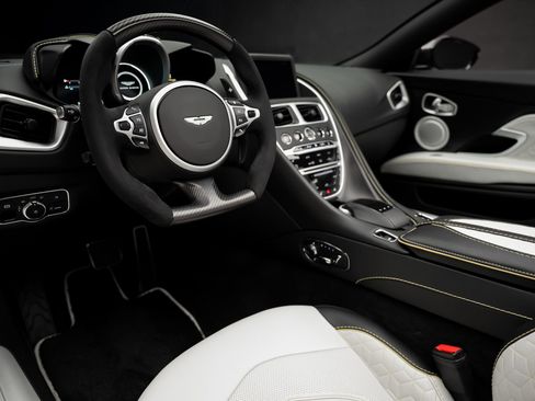 Used 2020 Aston Martin DBS Superleggera Volante RWD image 2