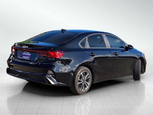 Used 2023 Kia Forte LXS image 4