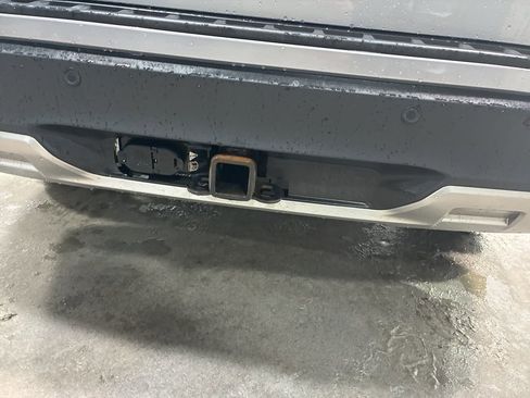 Used 2021 Ford Explorer XLT w/ Equipment Group 202A image 26