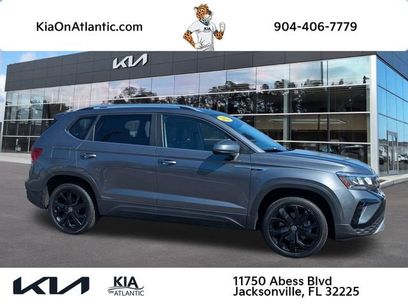 Used 2022 Volkswagen Taos SE w/ Panoramic Sunroof Package