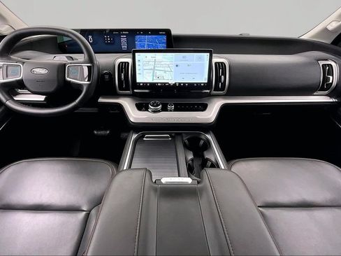 Used 2025 Ford Expedition Max Active AWD/4WD image 16