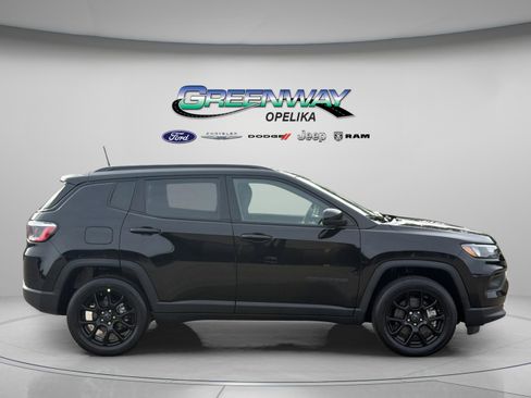 New 2026 Jeep Compass Latitude image 8