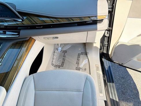 Used 2021 Cadillac Escalade ESV Premium Luxury Platinum AWD/4WD image 19
