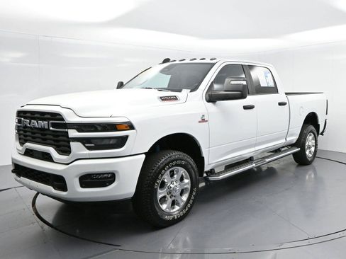 Used 2025 RAM 2500 Big Horn AWD/4WD image 3