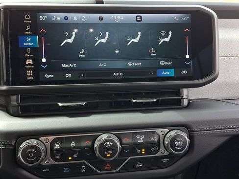 Used 2025 Jeep Wrangler Unlimited Sahara image 15