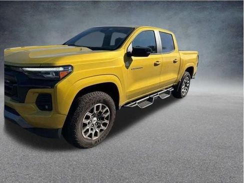 Used 2023 Chevrolet Colorado Z71 w/ Z71 Convenience Package 2 image 16