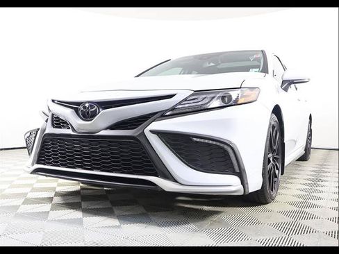 Used 2023 Toyota Camry XSE FWD image 2