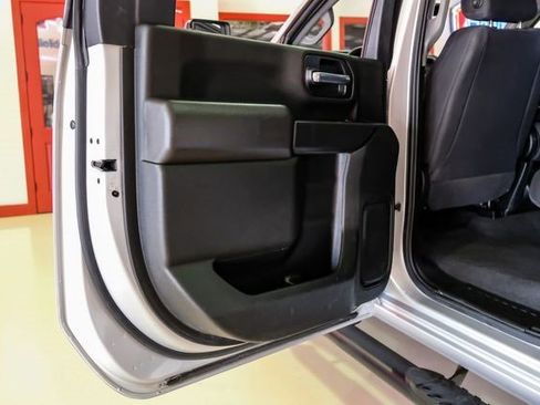 Used 2022 Chevrolet Silverado 2500 Custom w/ Custom Value Package image 43