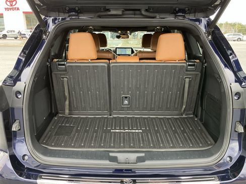 Used 2022 Toyota Highlander Platinum image 33