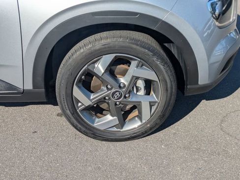 Used 2025 Hyundai Venue SEL FWD image 11