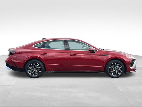 Used 2025 Hyundai Sonata SEL FWD image 8