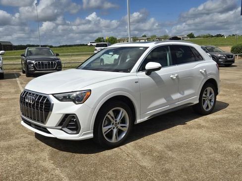 Used 2020 Audi Q3 2.0T Premium w/ Convenience Package AWD/4WD image 23