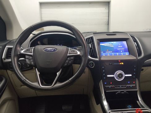 Used 2020 Ford Edge Titanium w/ Equipment Group 301A FWD image 22
