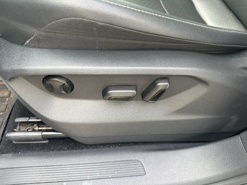 Used 2019 Volkswagen Tiguan SEL image 19