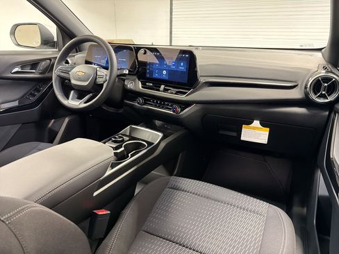 New 2026 Chevrolet Equinox LT w/ Safety and Technology Package FWD image 27