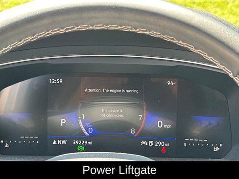 Used 2023 Volkswagen Tiguan SE w/ Panoramic Sunroof Package FWD image 11