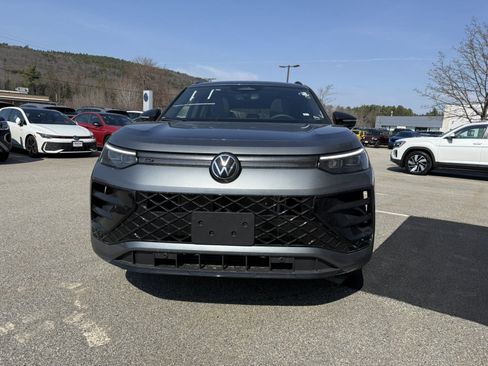 New 2026 Volkswagen Tiguan SE R-Line AWD/4WD image 8