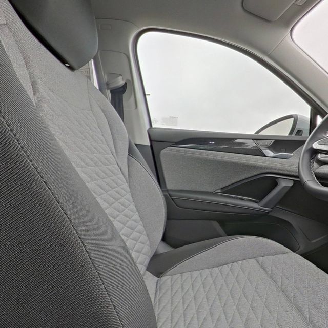 Used 2026 Volkswagen Tiguan S FWD image 27