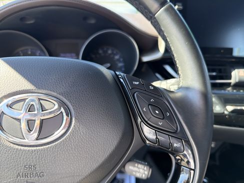 Used 2019 Toyota C-HR Limited image 13