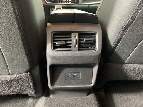 Used 2023 Nissan Rogue SV FWD image 33